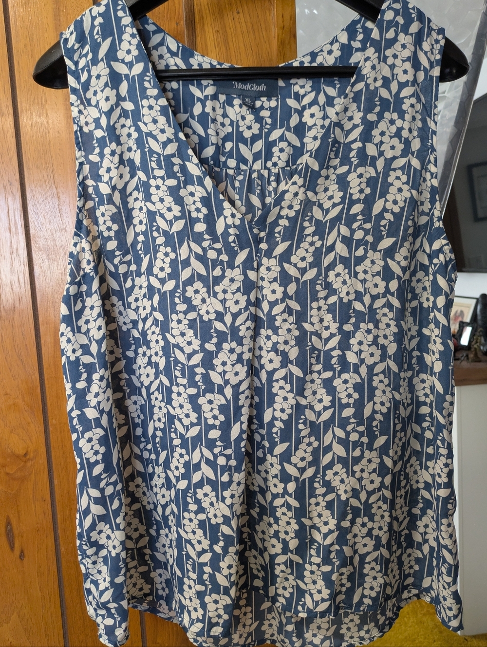 Modcloth Vintage Floral Breezy Blue and White Blouse sleeveless Tan Sz XL
